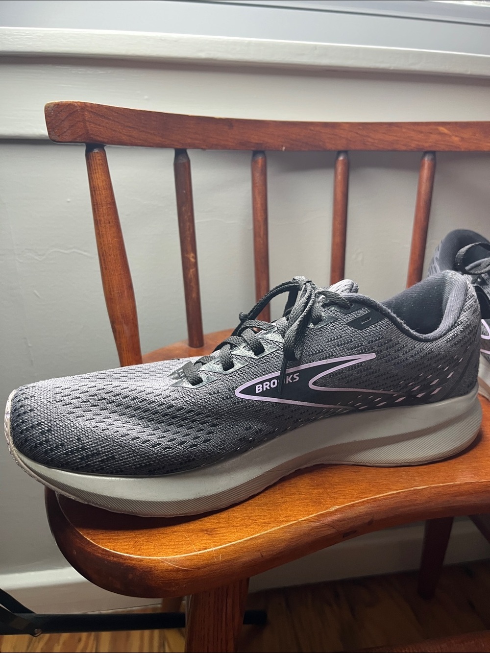 Brooks Levitate 5 Women’s Gray Running Shoes Size 11 EUC - Picture 4 of 10